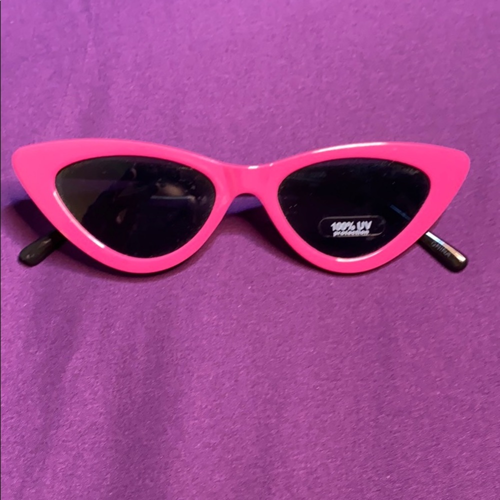 Pink retro shades💞.